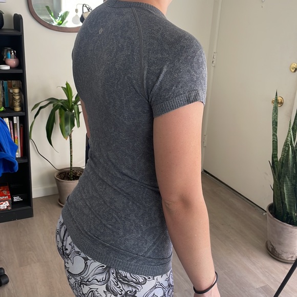lululemon Swiftly short sleeve shirt - Picture 2 of 4